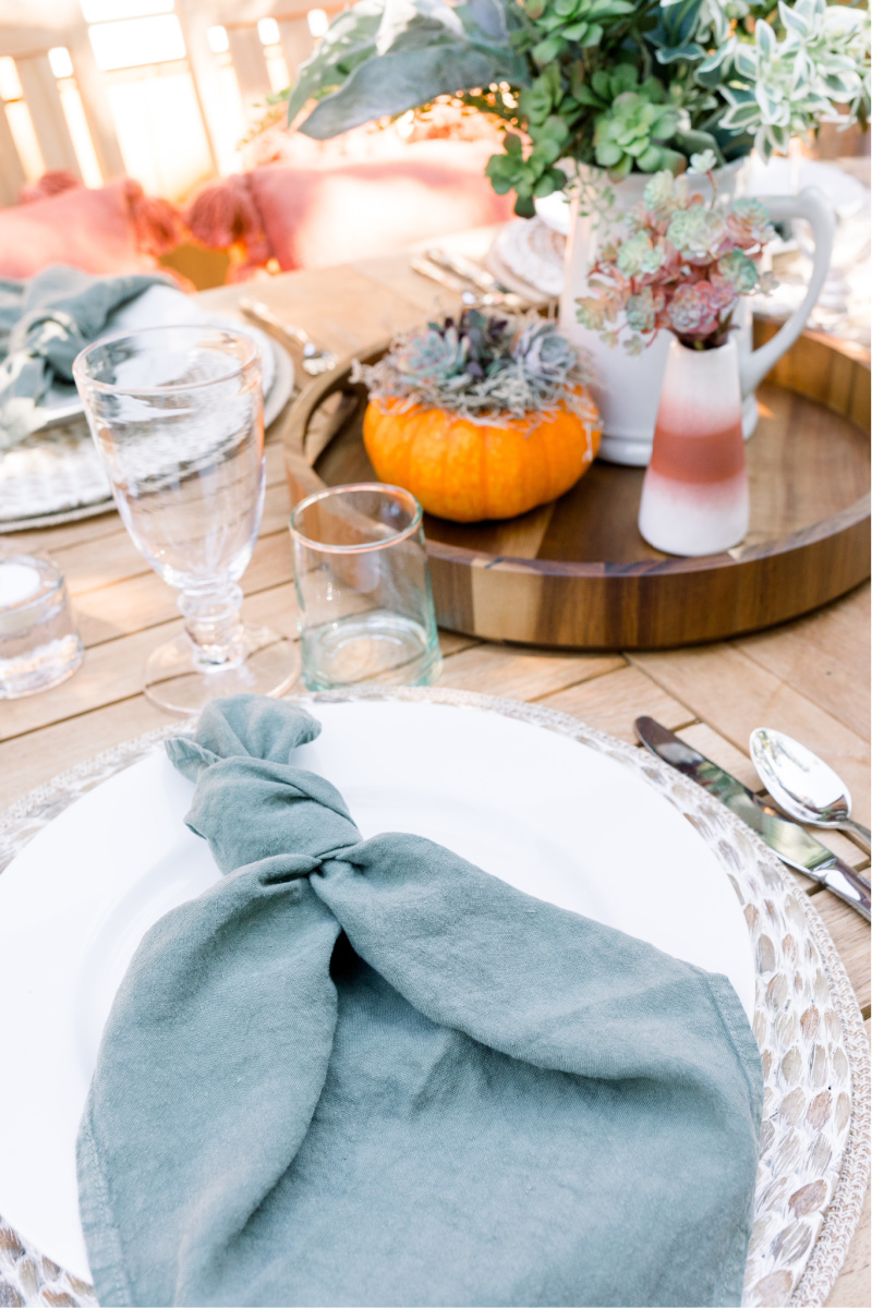 Outdoor fall table setting
