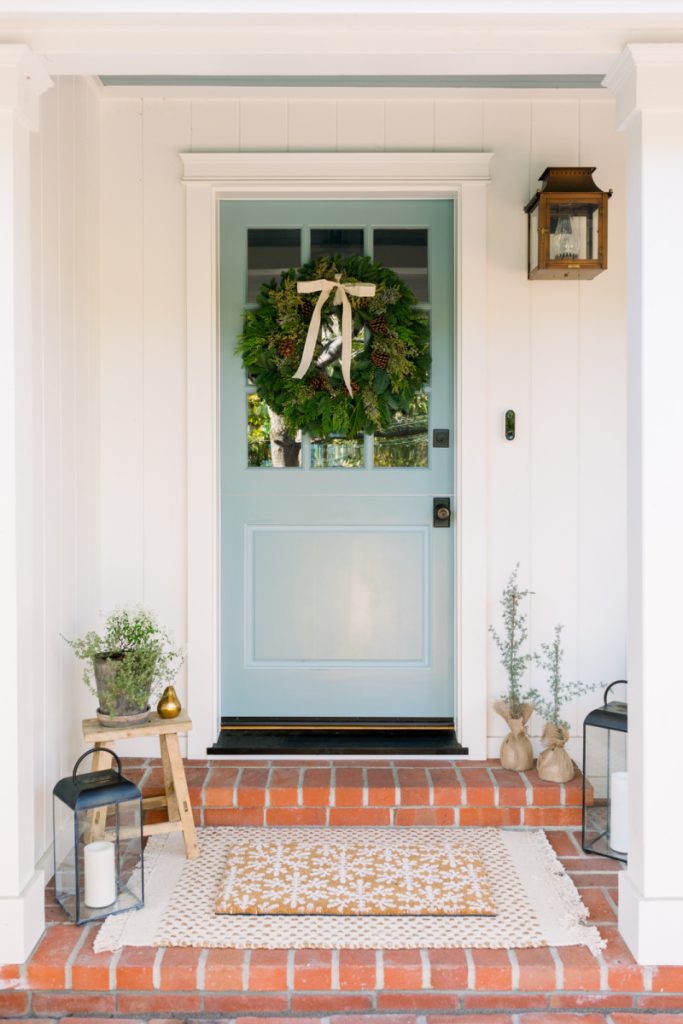 Simple Holiday Porch Decor ... And More - Make Mine a Spritzer