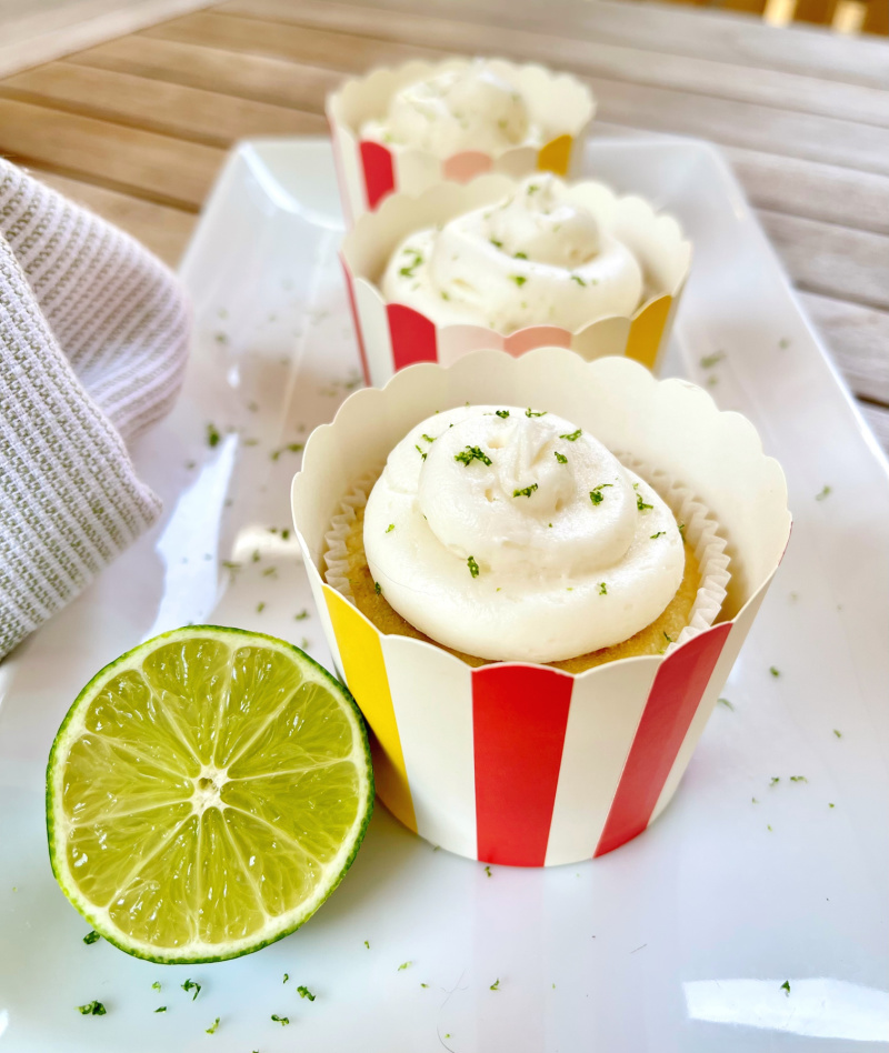 Cupcakes and lime on tray
