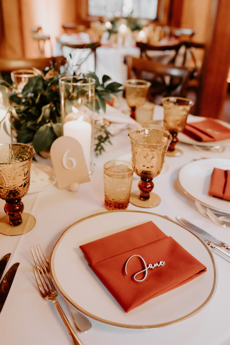 Wedding reception table setting