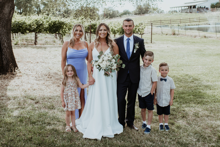 Family wedding photo