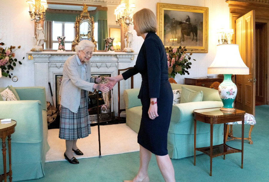 Queen Greeting Prime Minister.