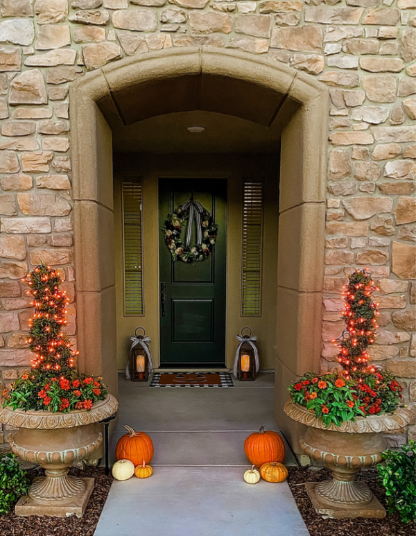 House entryway decorated for Halloween