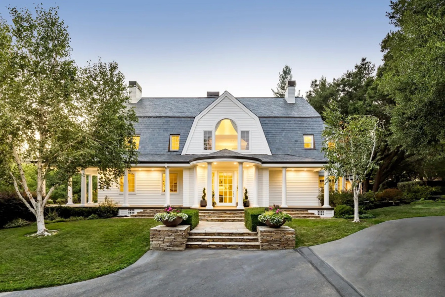 White traditional style home in Lafayette, California.