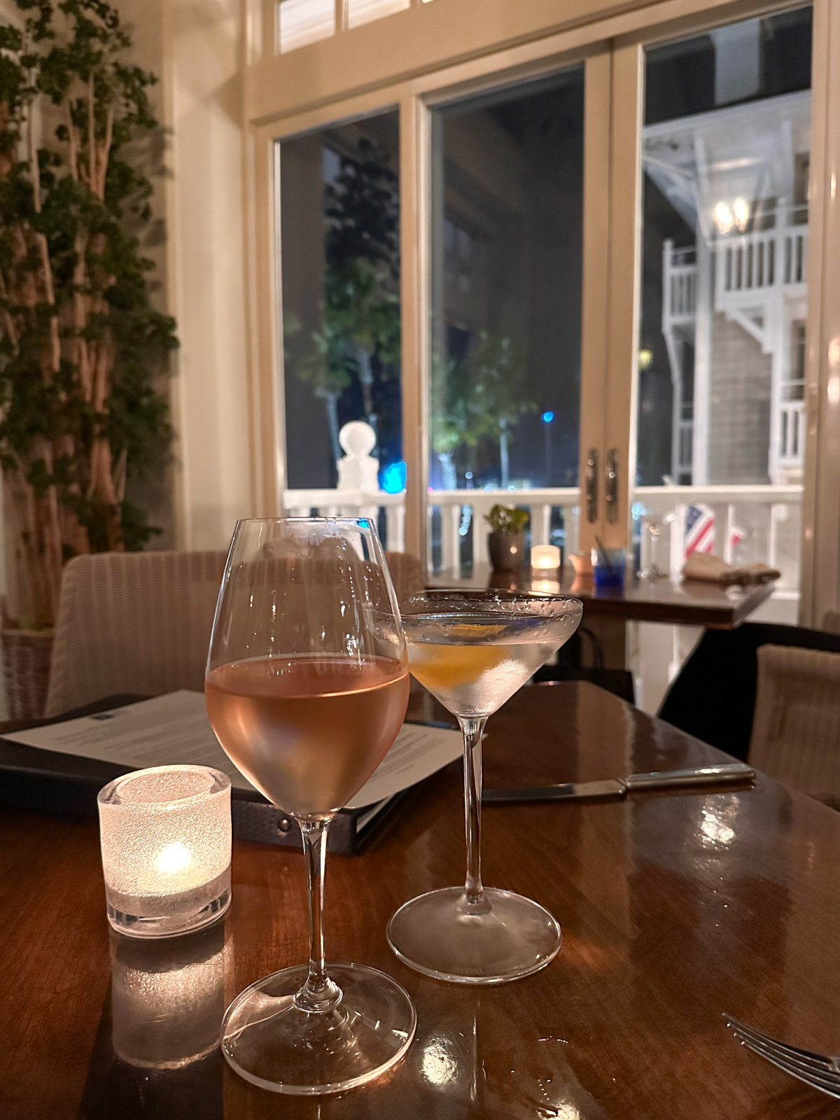 Glass of wine and martini at 1 Pico in Santa Monica.